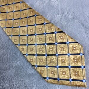 Alexander Julian Mens Gold Geometric Silk Blend Necktie Classic Business 63"